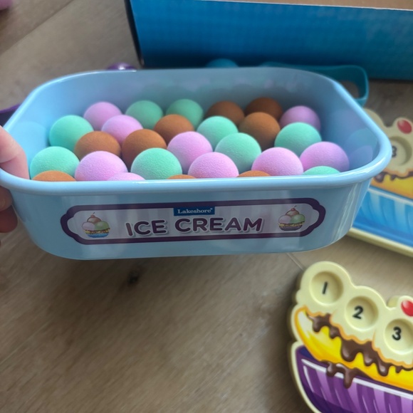 Lakeshore squeeze scoop and count - Picture 3 of 3